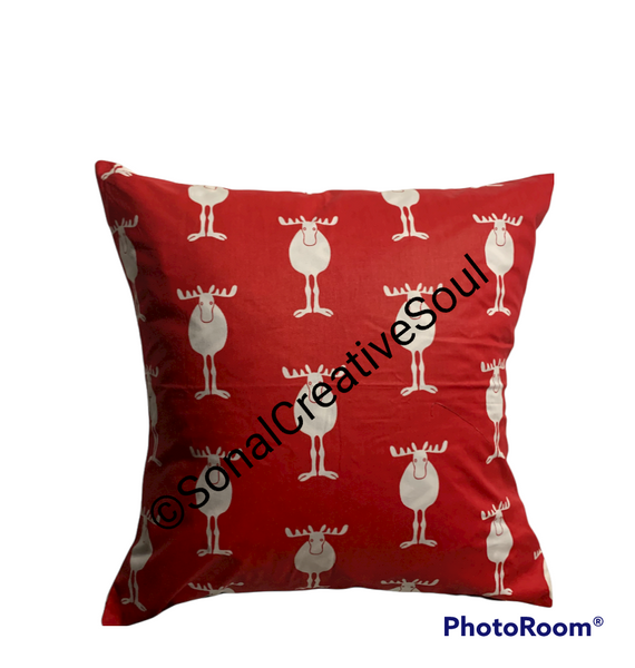 18x18 Red White Reindeer Christmas Envelope Pillow Cover | SonalCreativeSoul.